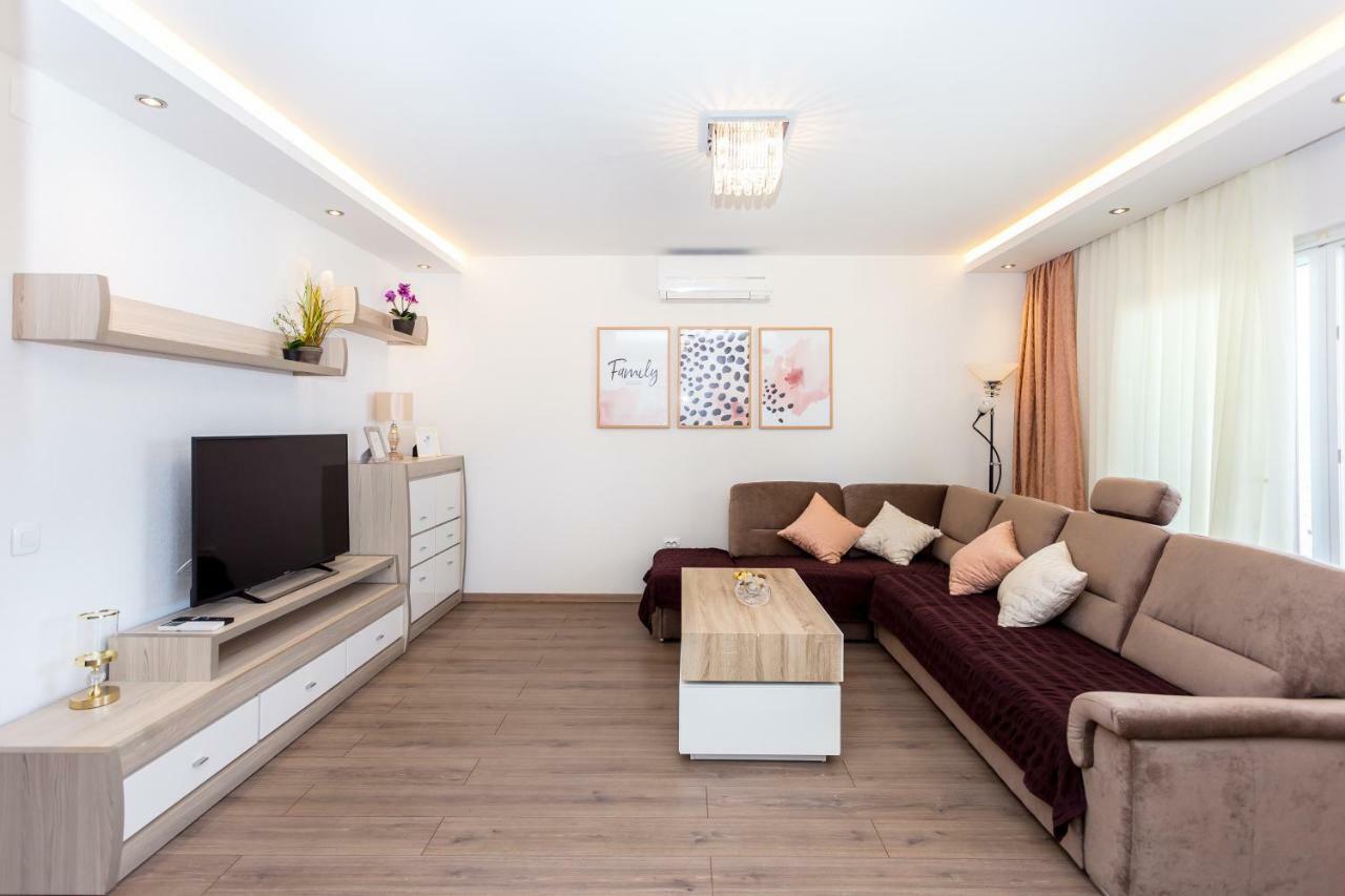 Apartments Iva Brstilo Omiš Buitenkant foto
