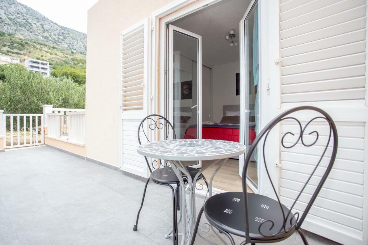 Apartments Iva Brstilo Omiš Buitenkant foto