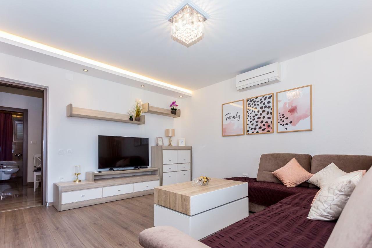 Apartments Iva Brstilo Omiš Buitenkant foto