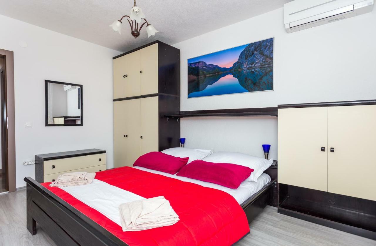 Apartments Iva Brstilo Omiš Buitenkant foto