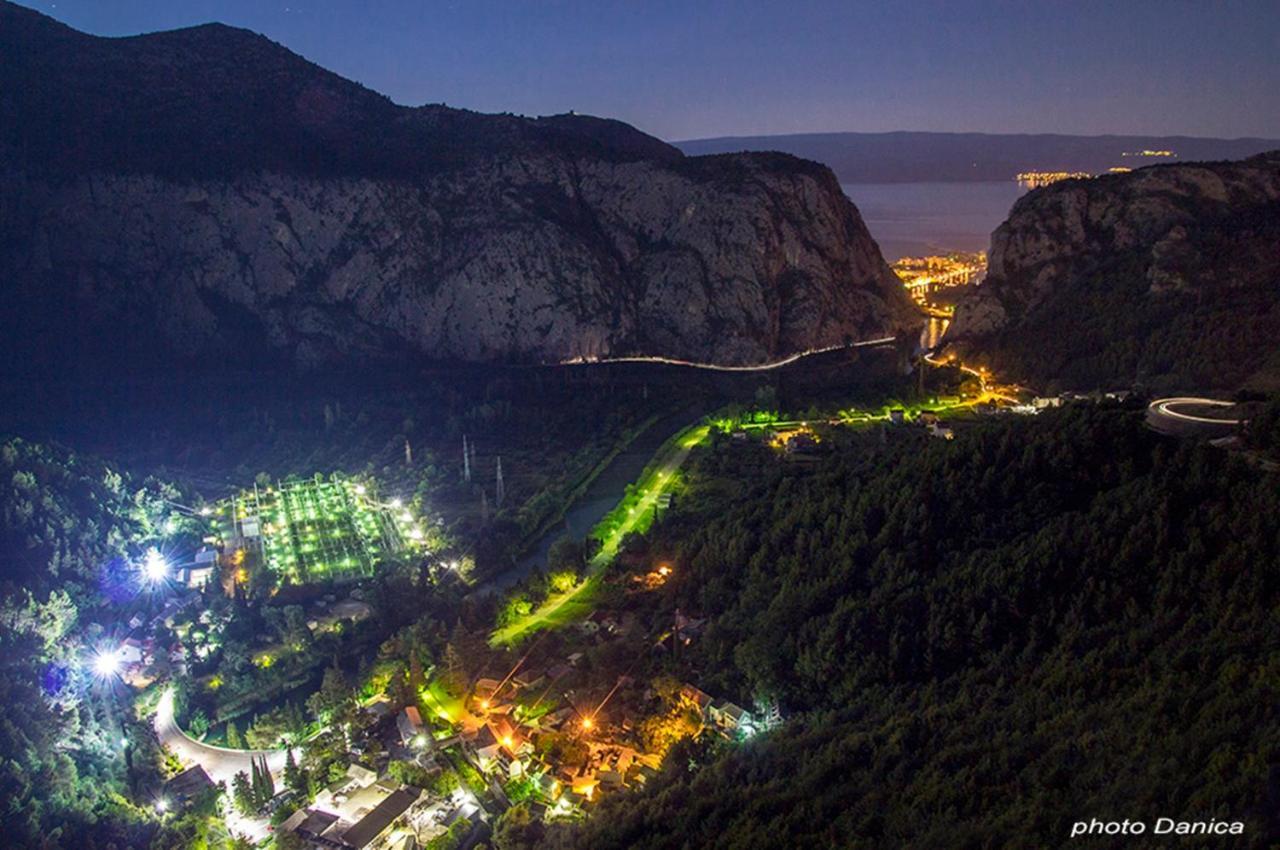 Apartments Iva Brstilo Omiš Buitenkant foto