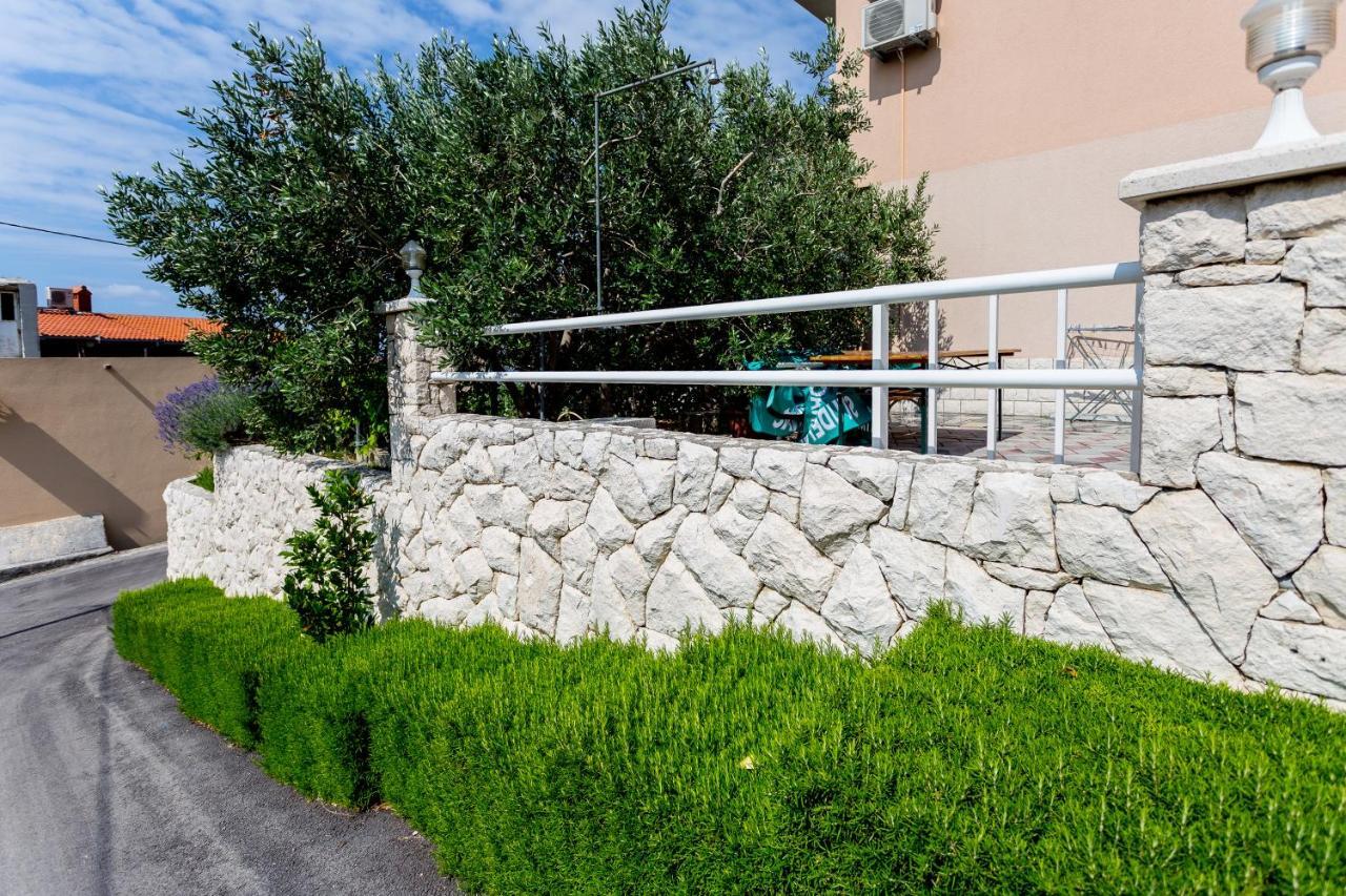 Apartments Iva Brstilo Omiš Buitenkant foto